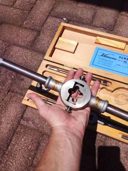 VINTAGE KAMERA PRODUCTS SET NO 8305 - TAP AND DIE SET IN ORIGINAL WOODEN BOX AMAZING