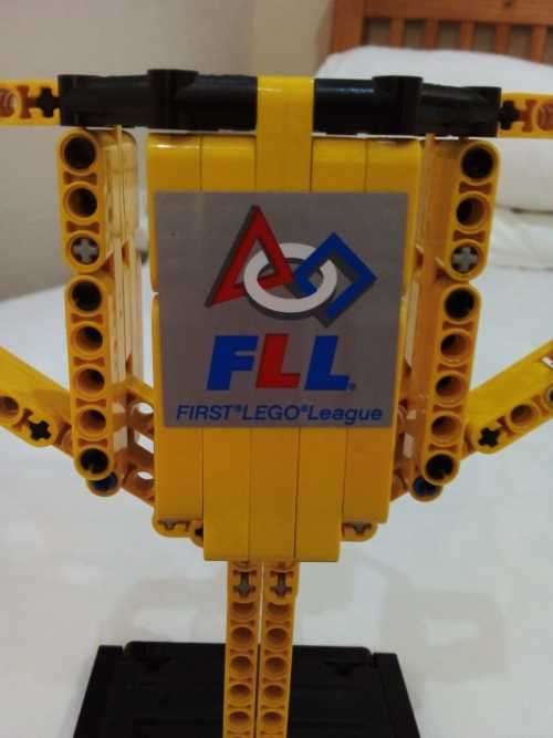 LEGO 2000421 - FLL Trophy Small 2013 FIRST LEGO LEAGUE