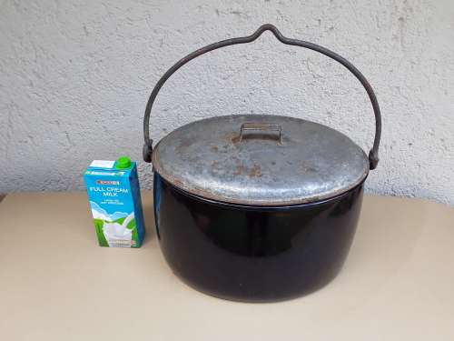 Very large vintage Judge Ware 6 Gallon Enamel hanging cooking Pot with Lid, 40cm x 30cm x 24cm deep