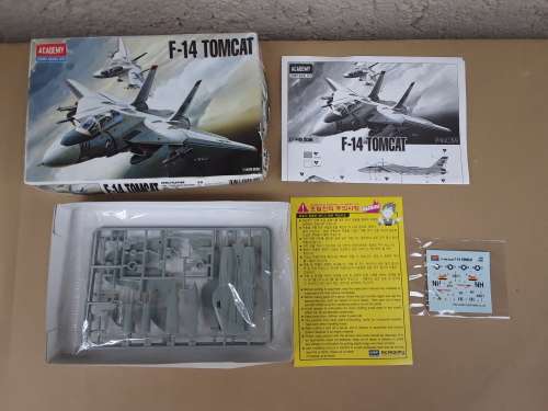 US Navy Fighter F-14 Tomcat Plastic 1 144 Scale Academy Model Kit - BRAND NEW