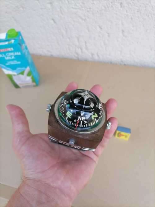 VINTAGE GTS 360 COMPASS - MADE IN JAPAN FROM HOLLYWOOD - AMAZING DISPLAY - 100% WORKING