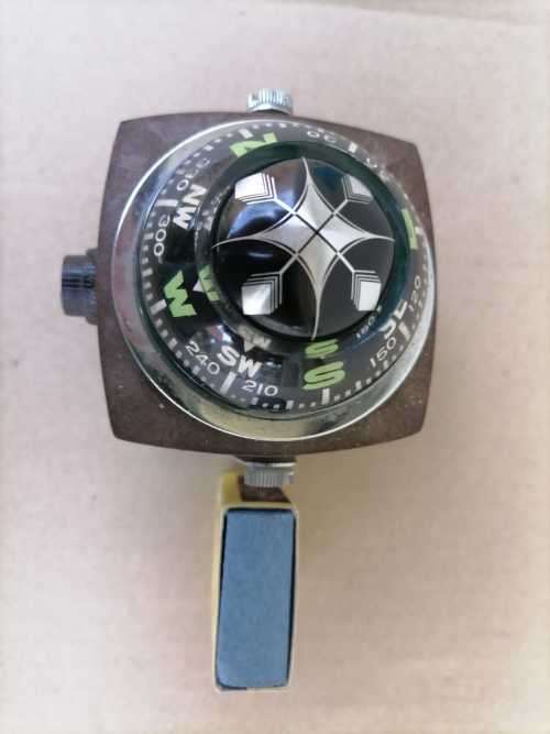 VINTAGE GTS 360 COMPASS - MADE IN JAPAN FROM HOLLYWOOD - AMAZING DISPLAY - 100% WORKING