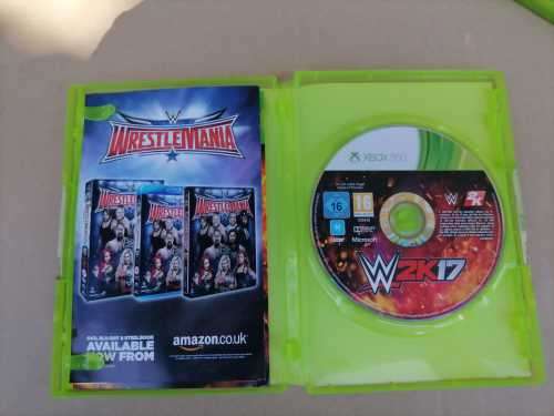 XBOX 360 WWE 2K17 WITH BOOKLET