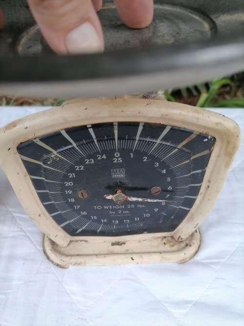 VINTAGE EFFEM METAL SCALE - AMAZING - 100% WORKING