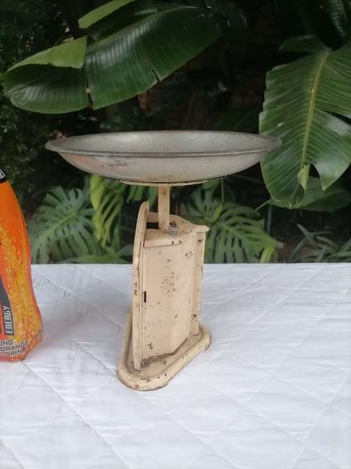 VINTAGE EFFEM METAL SCALE - AMAZING - 100% WORKING