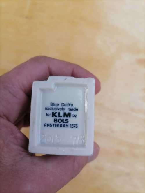 Delft`s made For KLM BY BOLS NO 78 - SEALED WITH LIQUID IN BOTTLE - AMSTERDAM 1575