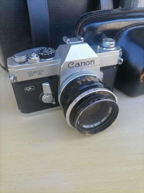 1966 The Canon FT QL is a 35mm single-lens reflex camera, Cannon Lens, Komura Lens, Speed light CASE