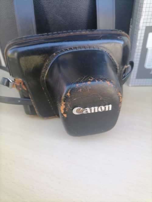 1966 The Canon FT QL is a 35mm single-lens reflex camera, Cannon Lens, Komura Lens, Speed light CASE