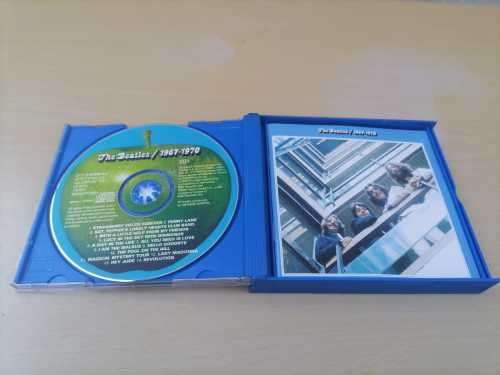 THE BEATLES / 1967-1970 - 2 X CD - CD AND COVER NM WITH BOOKLETS