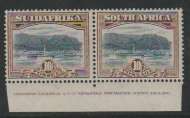 South Africa 1927 London 10s imprint pair very fine unmounted mint