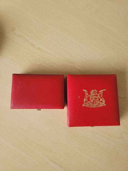 Coin Boxes x10 similar to photo, very fine, mostly like new