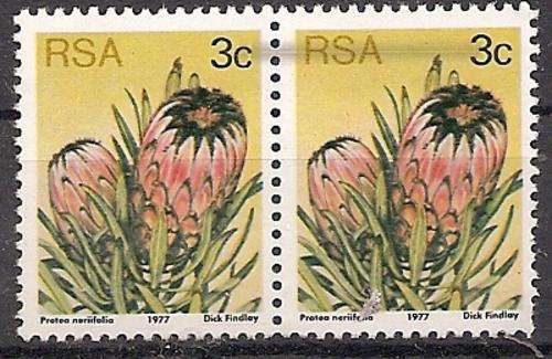 1977 Protea 3c pair with inking flaw