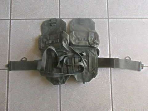 Pattern 70 Webbing Bag With R1 Pouches And Bayonet - See Pictures.