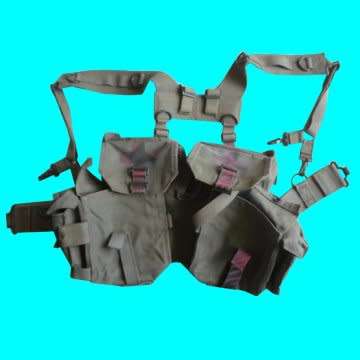 SADF Webbing Kid With Skelleton York - 2 Patrol Bags - 3 Ammo Pouches.