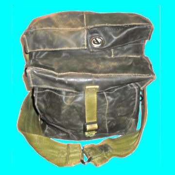 Olive Green Niemoller A53 Radio Bag as used by the Recces.