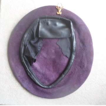 Early Type Recce Beret With Leather Rim And Screw On Bokkoppie.