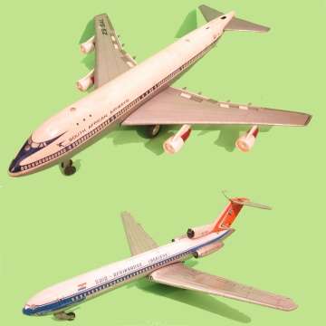 South African Airways Tinplate Props and Advertising Toy Aircraft - Rare Collectors Items.