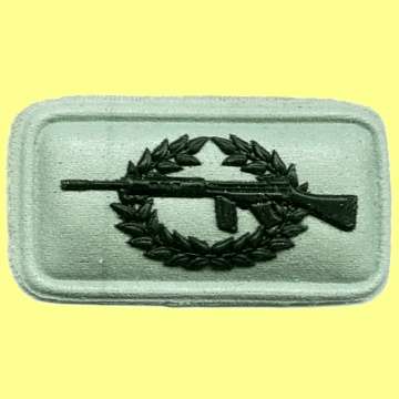 Qualified Sniper Rubberized Badge for Camo 2000.