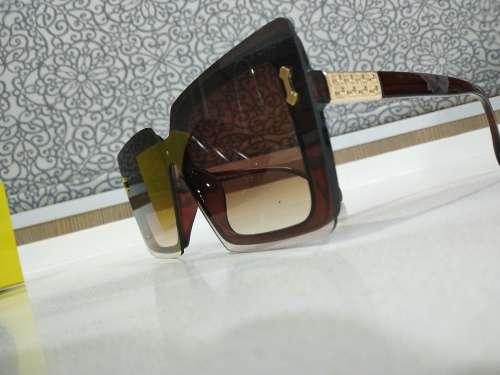 BRAND NEW FENDI DESIGNER SUNGLASSES!