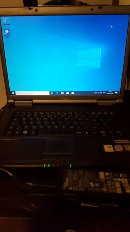 Fujitsu-Siemens Esprimo Mobile D9500 2.2ghz dual core