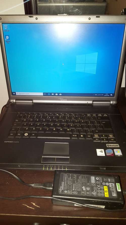 Fujitsu-Siemens Esprimo Mobile D9500 2.2ghz dual core