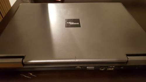 Fujitsu-Siemens Esprimo Mobile D9500 2.2ghz dual core