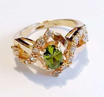 Green Cr. Peridot Set in 18ct Yellow Rolled Gold Imported Ring (Size 8)