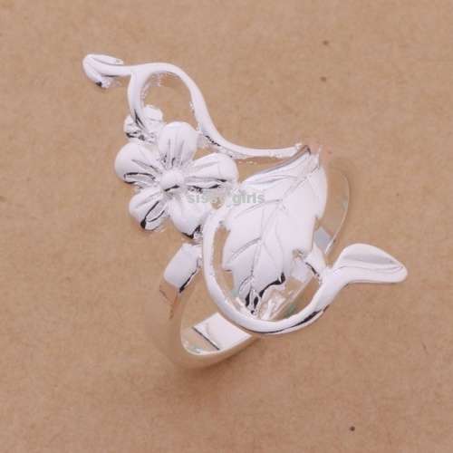 Dazzling New Arrival 925 Sterling Silver Ring (Size 8)Imported Filled jewelry with 925 Marking