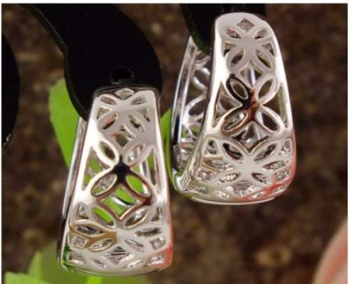 Petite Yet Sexy 925 Sterling Silver Cute Hollow Flower Hoop Earrings Imported Filled Jewelry