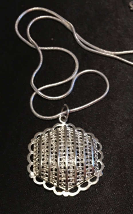 Eye Catching 925 Sterling Silver Pendant with Matching 925 Sterling Silver Neck Chain Filled