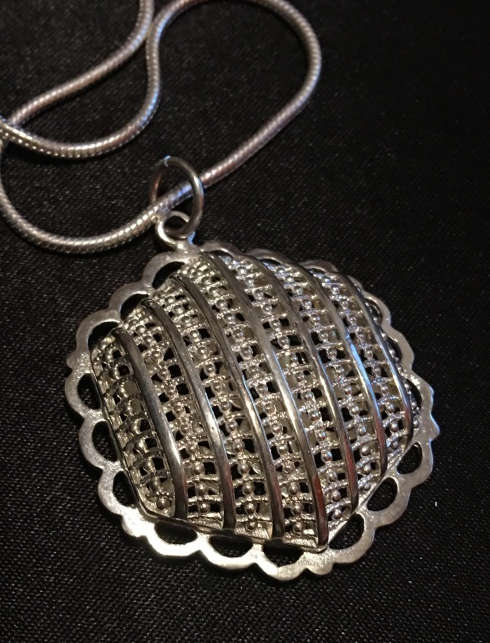 Eye Catching 925 Sterling Silver Pendant with Matching 925 Sterling Silver Neck Chain Filled