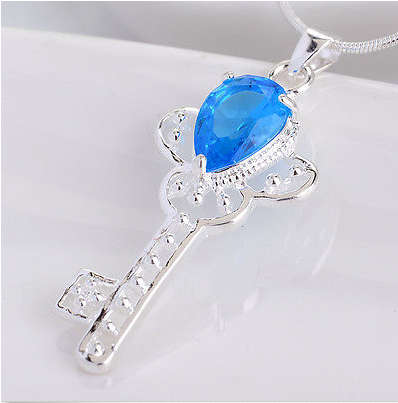 Fashionable Sim Blue Topaz Set in 925 Sterling Silver Filled Pendant with 925 Silver Neck Chain