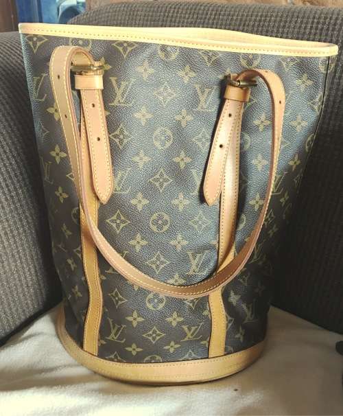 Genuine Authentic Louis Vuitton GM Bucket Handbag