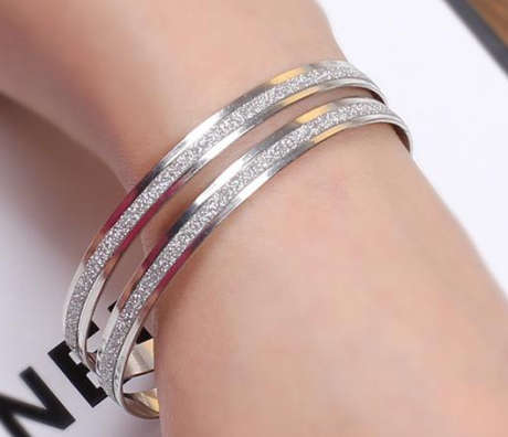 Gorgeous 6mm Imported 2 x Silver or Gold Plated Glitter Bangles