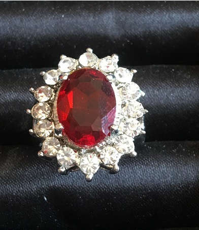 Exquisite Topaz Crystal Surround by White Diamante In 925 Sterling Silver Filled