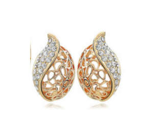 Adorable Cr.Diamonds Set in 18ct Rolled Gold Imported Earrings