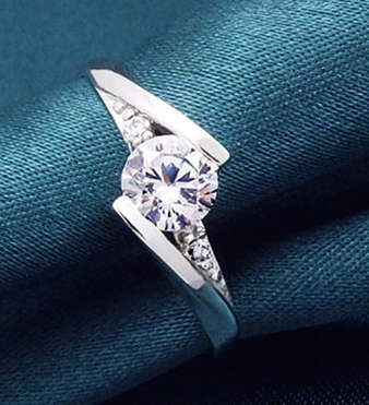 Gorgeous Diamante Set in 925 Sterling Silver Imported Filled Ring