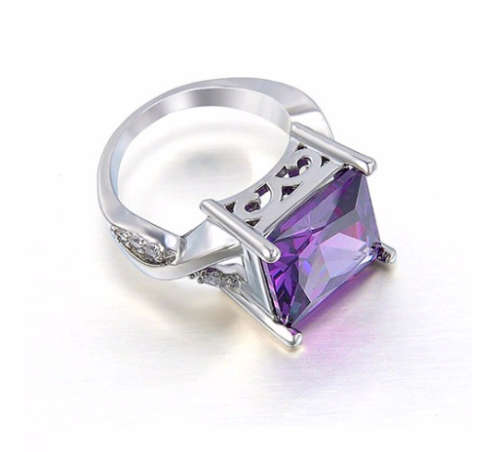 Attractive Cr.Amethyst Set in White Rolled Gold Imported Ring