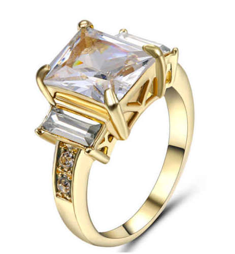 Elegant Sim Diamonds Set in 18kgp Yellow Gold Imported Ring