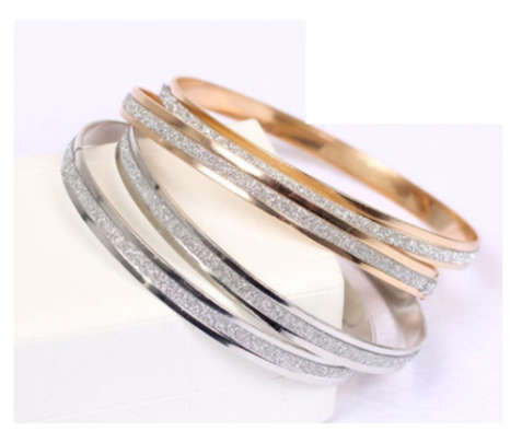 Gorgeous 6mm Imported 2 Gold or 2 Silver Glitter Bangles