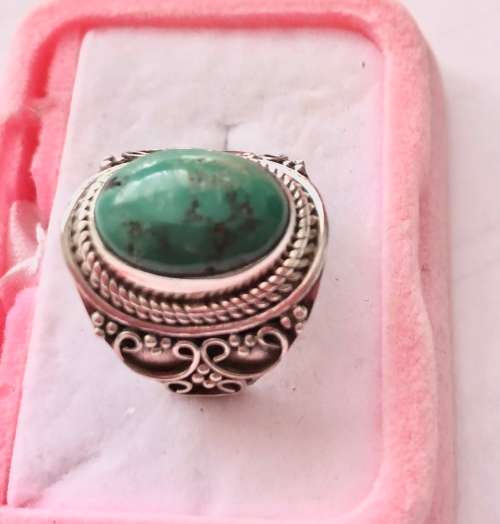 Attractive Green Gemstone Set in Genuine Solid 925 Sterling Silver Ring