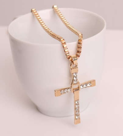 Stylish Sim Diamonds Set in 18ct Unisex Yellow Gold Filled Cross with Matching Neck Chain