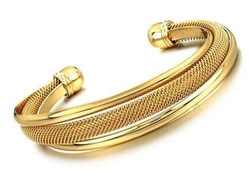 **MUST HAVE **HIGH QUALITY 18KGP GOLD TWISTED  BANGLE !!