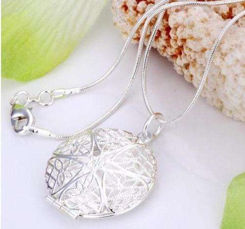 GORGEOUS AND FABULOUS .925 STERLING SILVER  PENDANT LOCKET