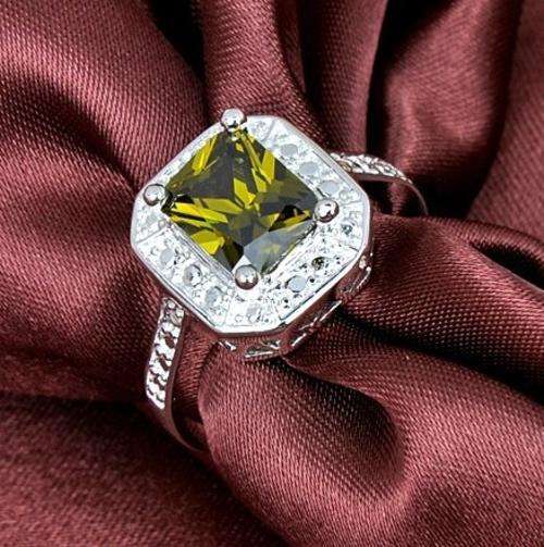 Handcrafted Peridot in 925 Sterling Silver Ring # Size 7