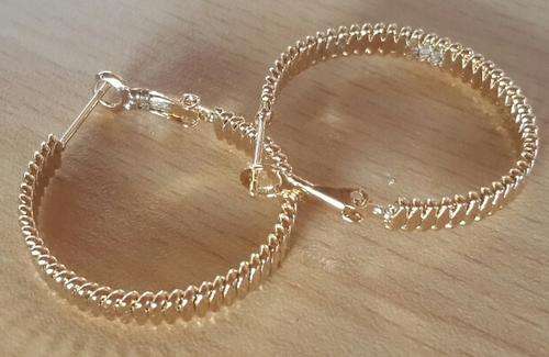 -- Adorable -- 18ct Yellow Gold Filled Round Hoop Earrings