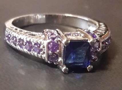 Petite Yet Sexy -- Size 8 -- Sapphire & Amethyst Awesomely Set in 18ct Platinum Gold Ring