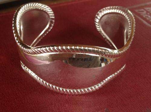 Eye Catching 28mm Silver with 925 Marking Bangle