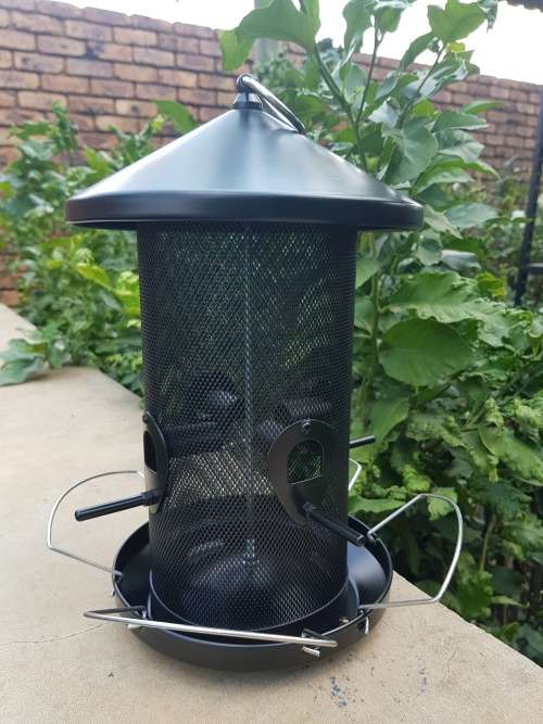 NaturesMenu Matt Black Metal Feeder