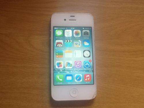 Apple iPhone 4S